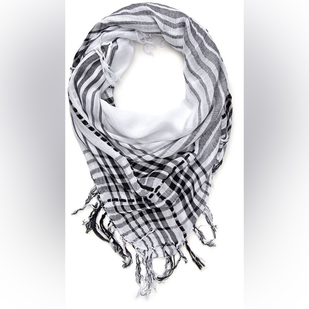 Plaid Fringe Scarf- Black & White